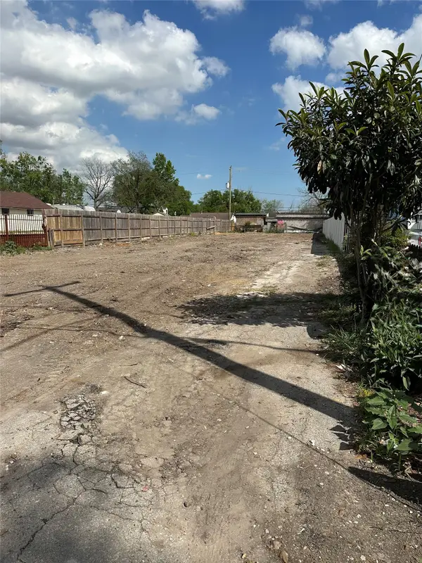 3017 Golfcrest Boulevard, Houston, TX 77087