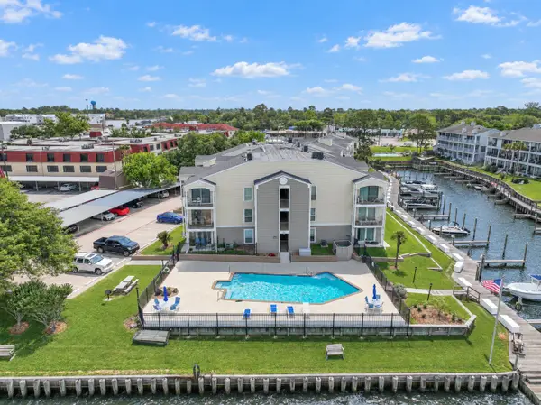 114 Yacht Club Lane #114, El Lago, TX 77586