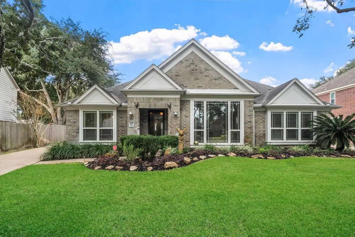 8006 Meadow Pond Drive, Missouri City, TX 77459 - Image #1