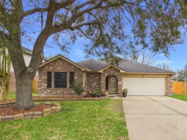 9217 Mohawk Drive, La Porte, TX 77571