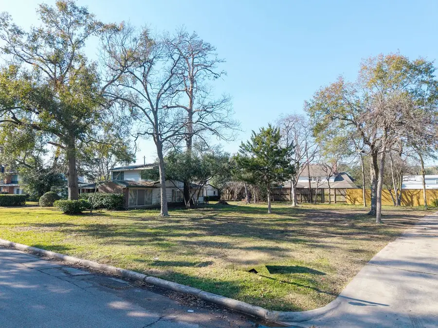 4133 Fernwood Dr, Houston, TX 77021 - Image #2