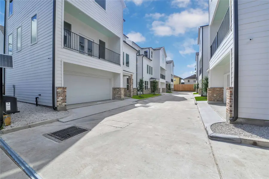 209 Edgewood Street #A, Houston, TX 77011 - #2