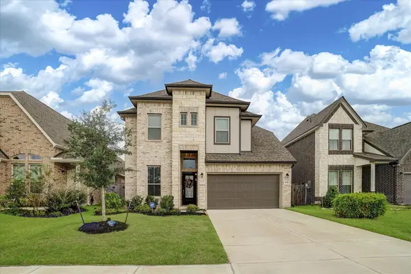 1931 Middle Pass Lane, Angleton, TX 77515