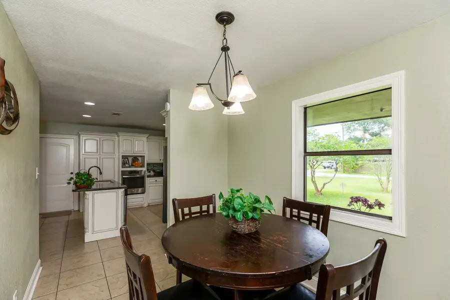 995 Strickland Street, Vidor, TX 77662 - #3