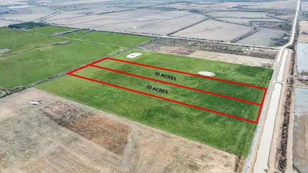 TR 5 Canal Road, Winnie, TX 77665