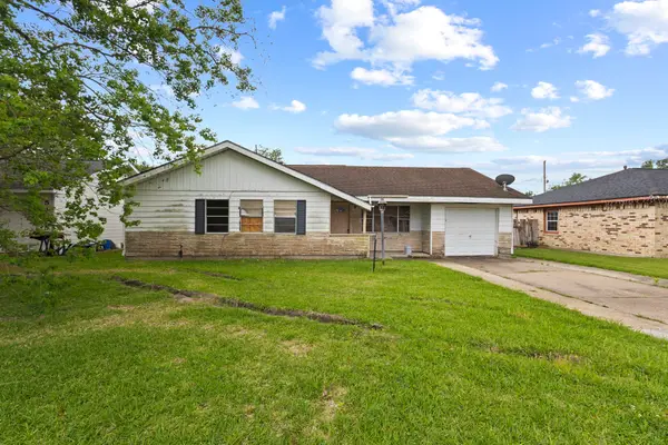 5145 Raleigh Drive, Beaumont, TX 77706