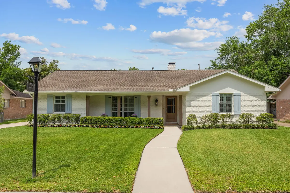 10046 Meadow Lake Lane, Houston, TX 77042 - #1