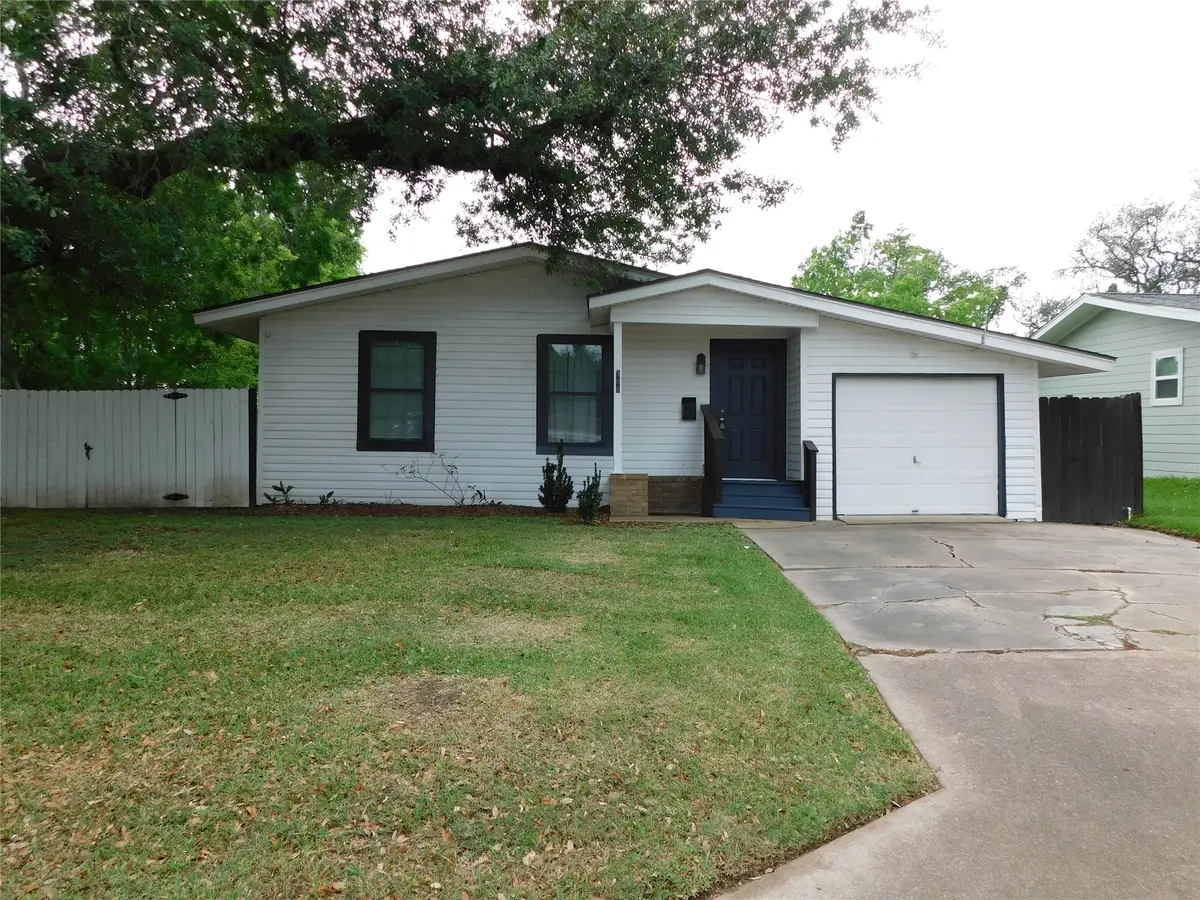 306 Azalea Street, Lake Jackson, TX 77566 - #1