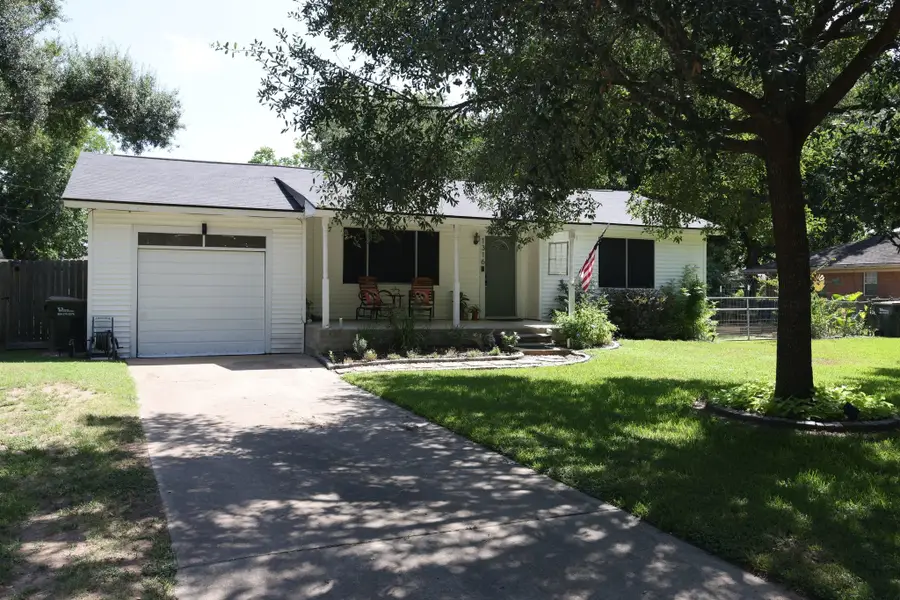 1316 Kathy Avenue, Sealy, TX 77474 - #2