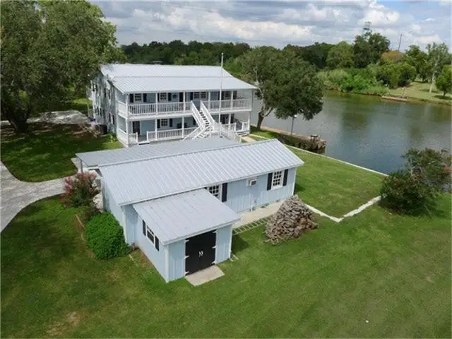 462 Exotic Isle Drive, Matagorda, TX 77457 - Image #1