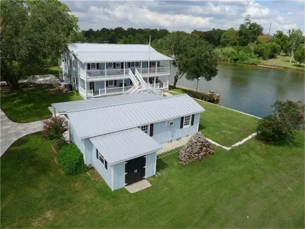 462 Exotic Isle Drive, Matagorda, TX 77457