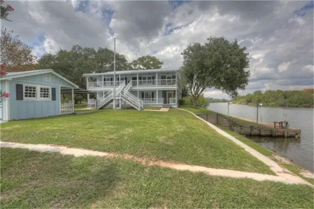 462 Exotic Isle Drive, Matagorda, TX 77457 - Image #3