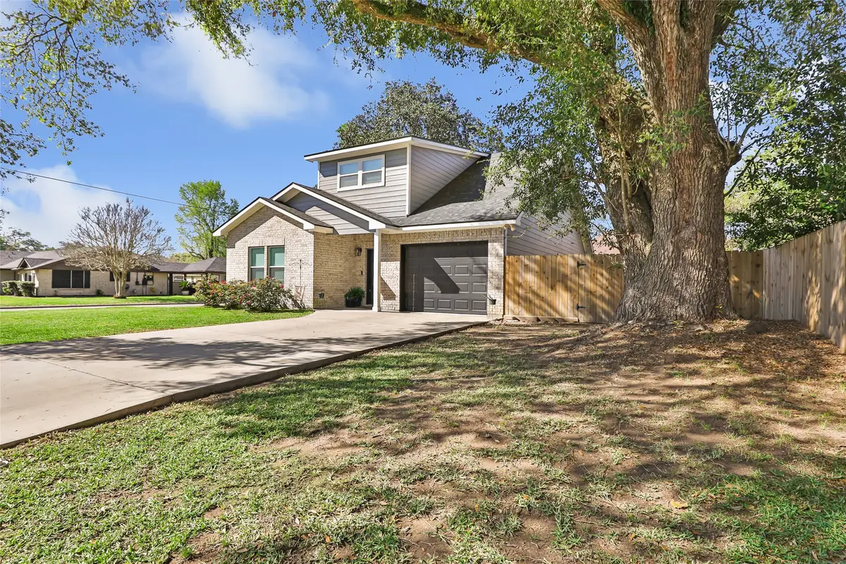2201 Maple Avenue, Liberty, TX 77575 - #1