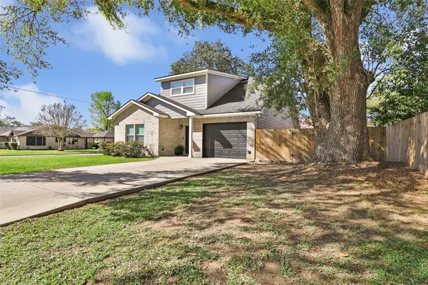 2201 Maple Avenue, Liberty, TX 77575