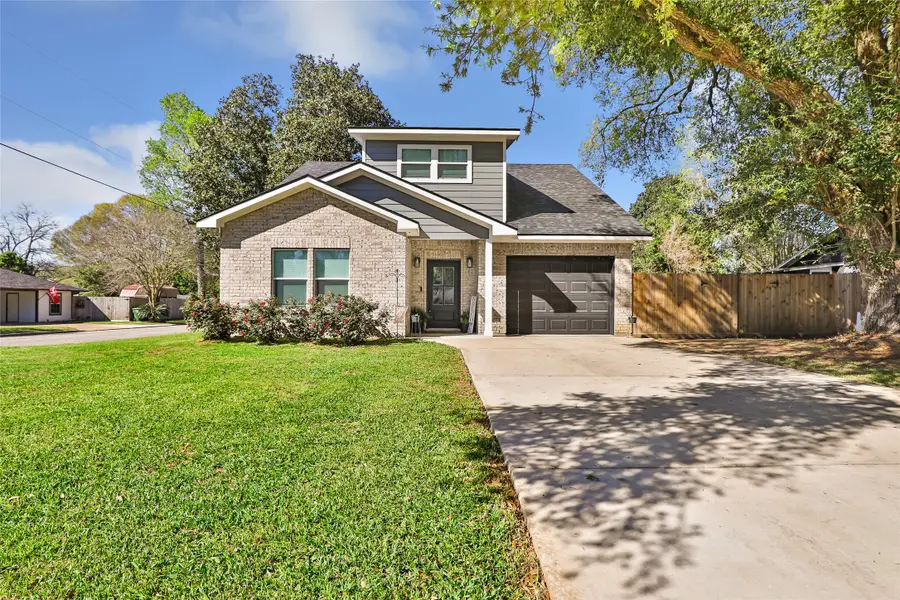 2201 Maple Avenue, Liberty, TX 77575 - #2