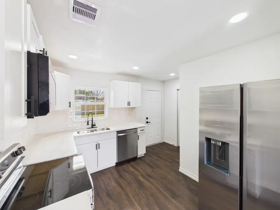 6206 Bellfort Street, Houston, TX 77087 - Image #3