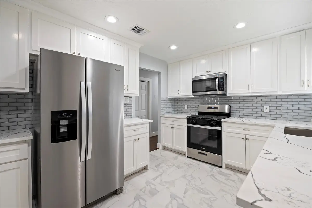 612 Alta Vista Drive, Pasadena, TX 77502 - Image #1