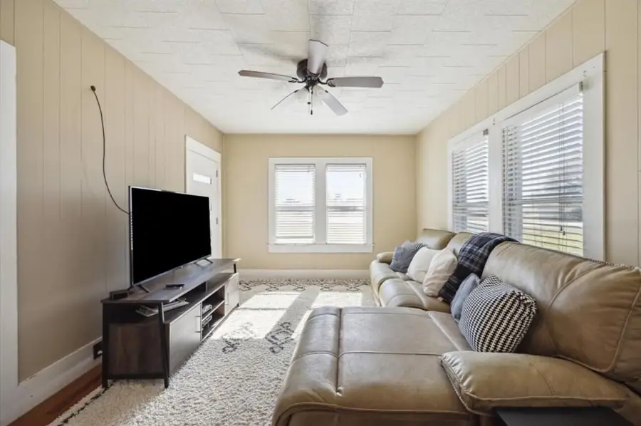 1317 Columbus Road, Sealy, TX 77474 - Image #2