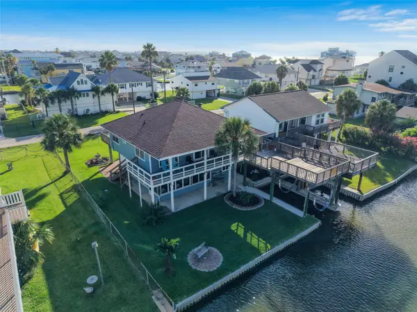3815 Antascosa Key Drive, Galveston, TX 77554