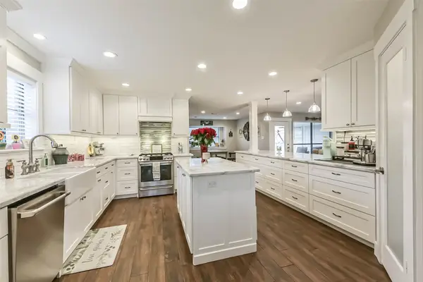 2210 Canterbury Court, Deer Park, TX 77536