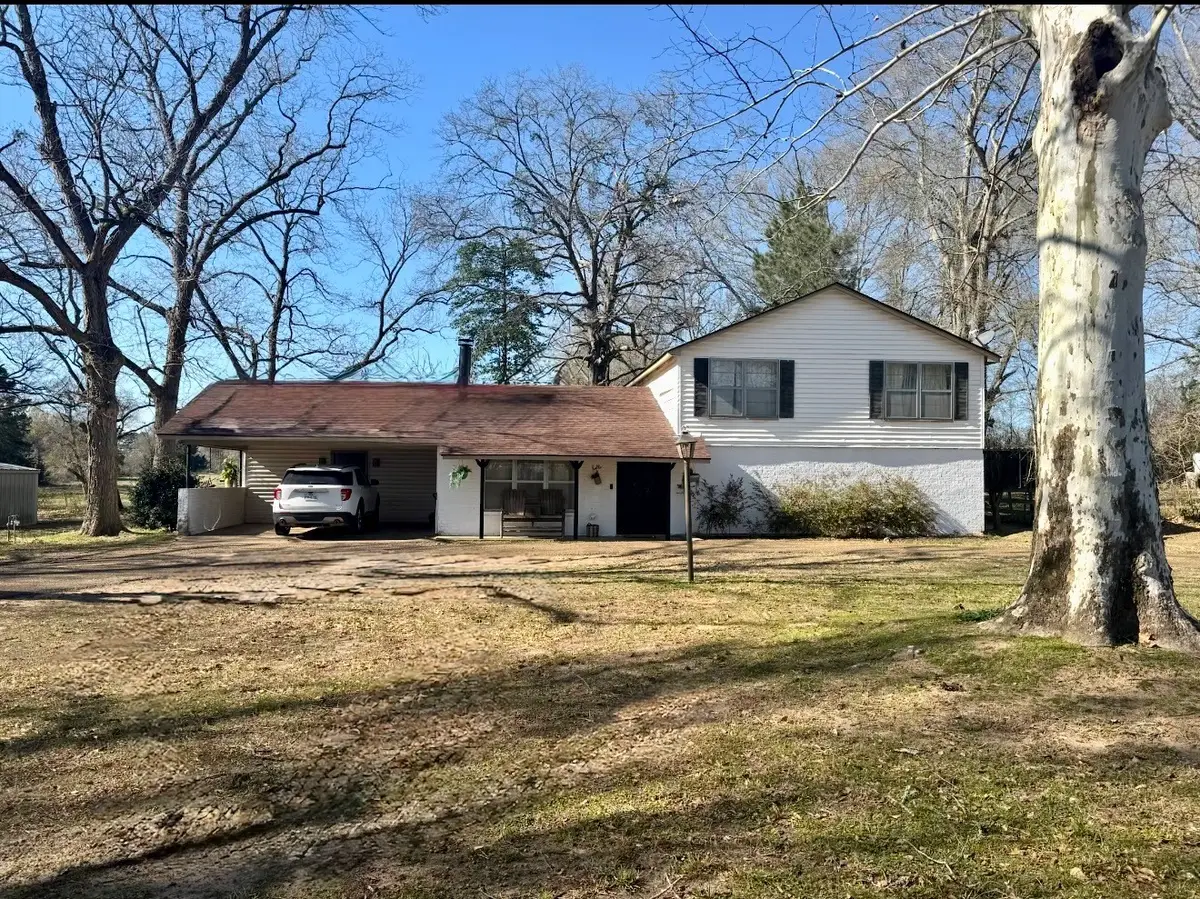 2500 E Houston Avenue, Crockett, TX 75835 - #1