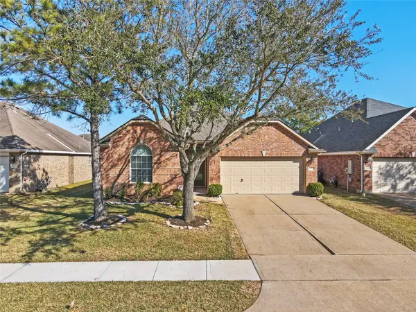 2625 Emerald Springs Court, Pearland, TX 77584