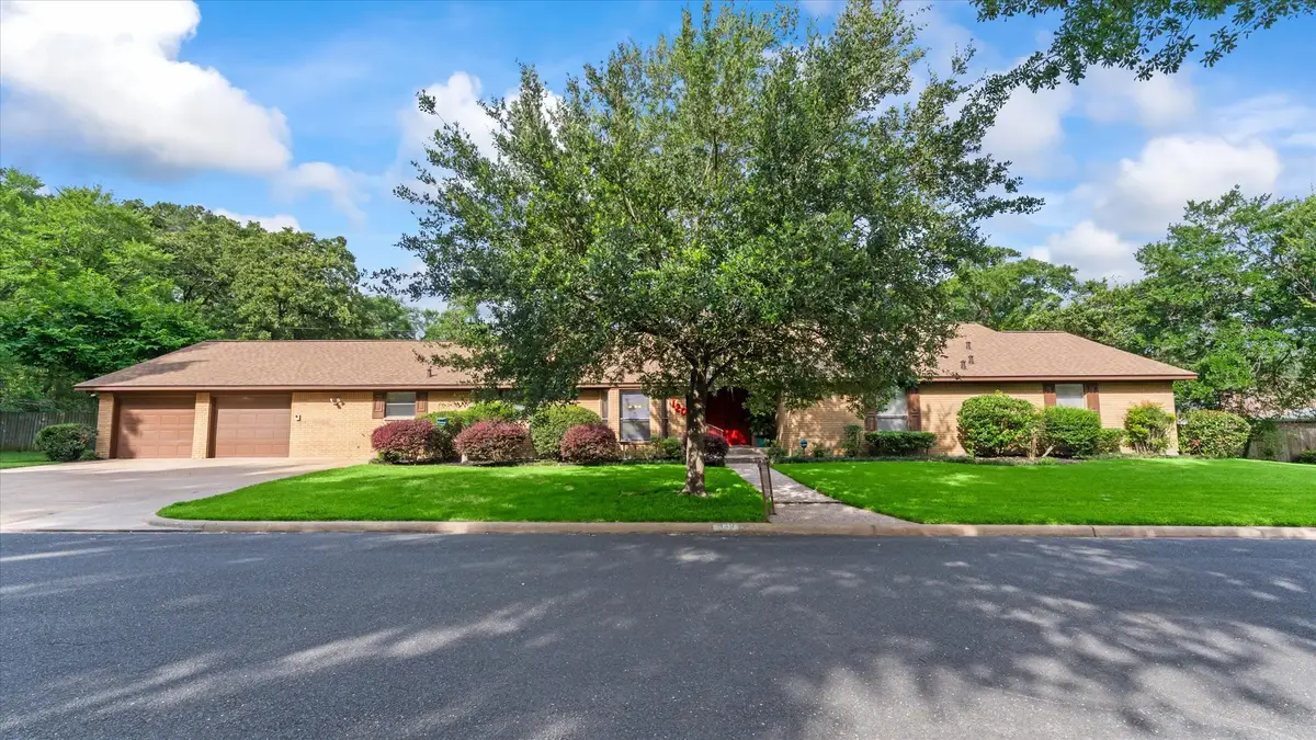 120 Hickory Street, Huntsville, TX 77320 - #1