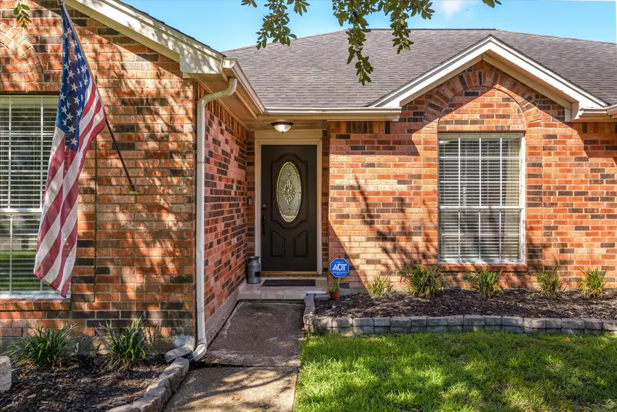 216 Armand Bay Drive, Dickinson, TX 77539 - Image #3