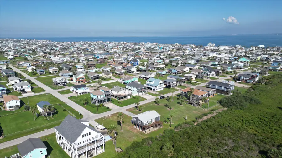 4039 San Jacinto Drive, Galveston, TX 77554 - #3