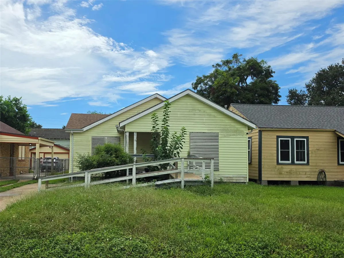5011 Avenue N 1/2, Galveston, TX 77551 - #1