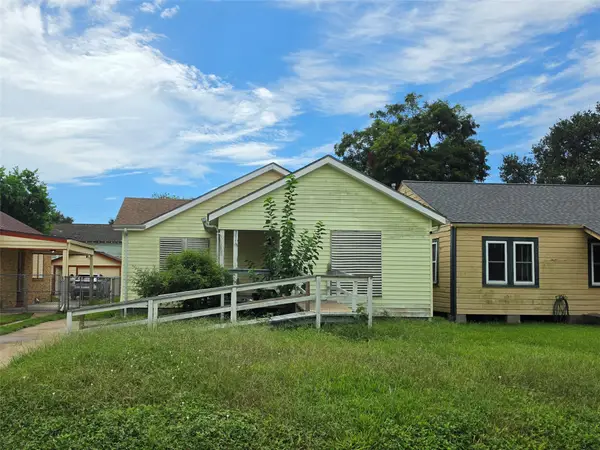5011 Avenue N 1/2, Galveston, TX 77551