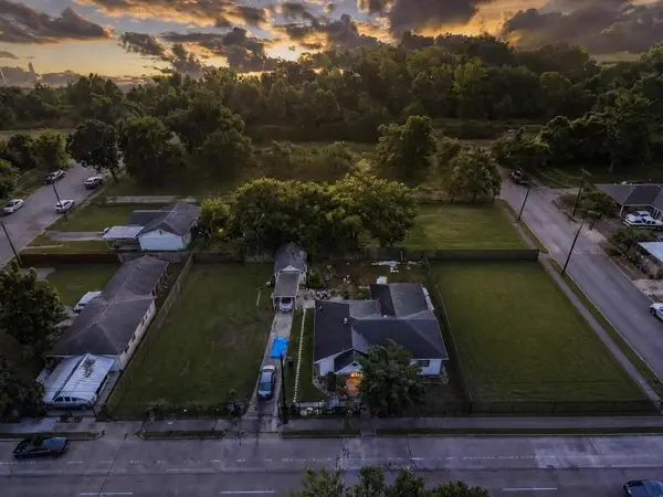 5604 Elysian Street, Houston, TX 77009