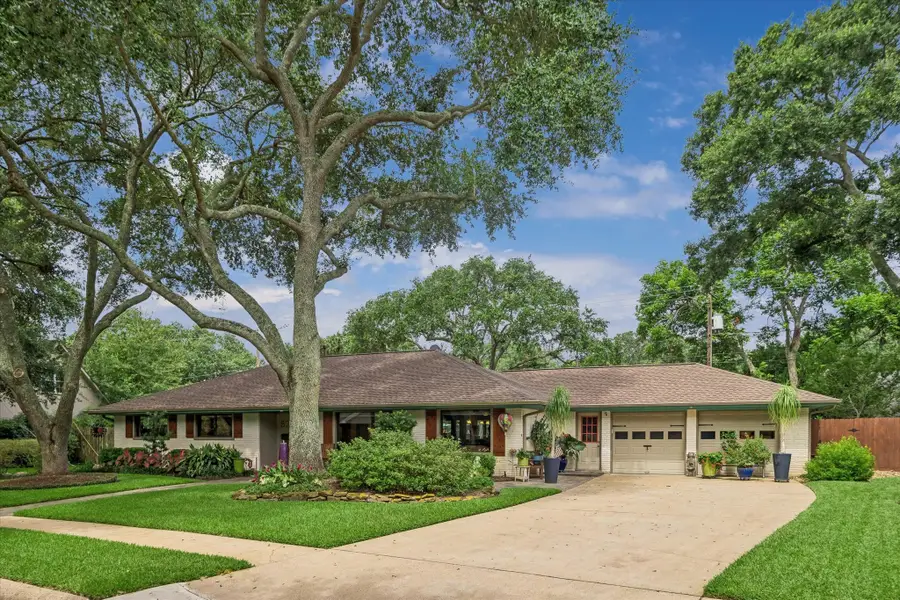 822 Venice Street, Sugar Land, TX 77478 - #2