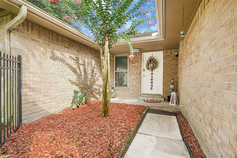 1101 Killarney Avenue, Friendswood, TX 77546 - Image #2