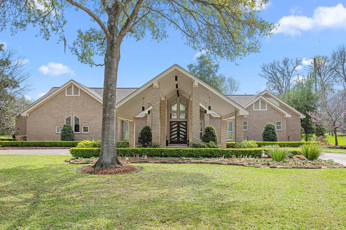 211 Golfview Drive, Richmond, TX 77469 - #1