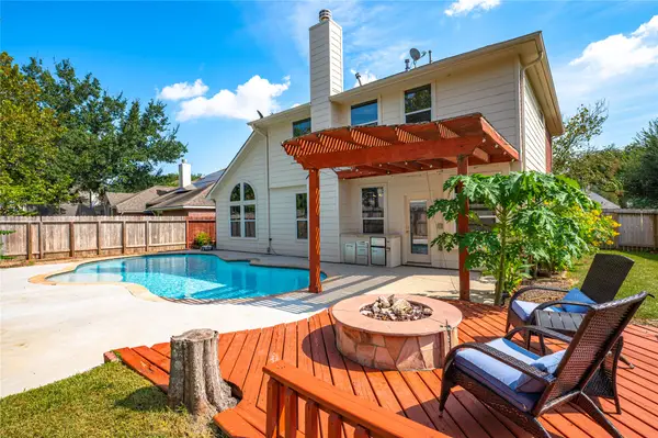 2143 Winding Springs Drive, League City, TX 77573