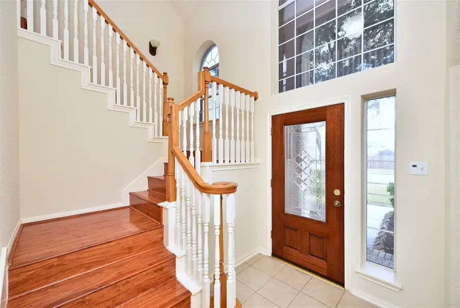 802 Hollyhock Drive, Stafford, TX 77477 - Image #3