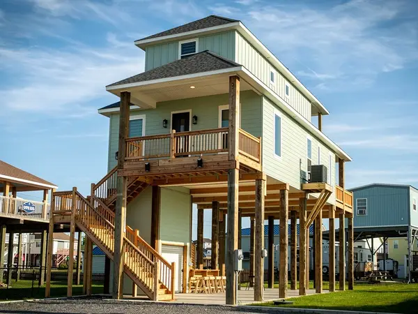 1998 Royalville Court, Crystal Beach, TX 77650