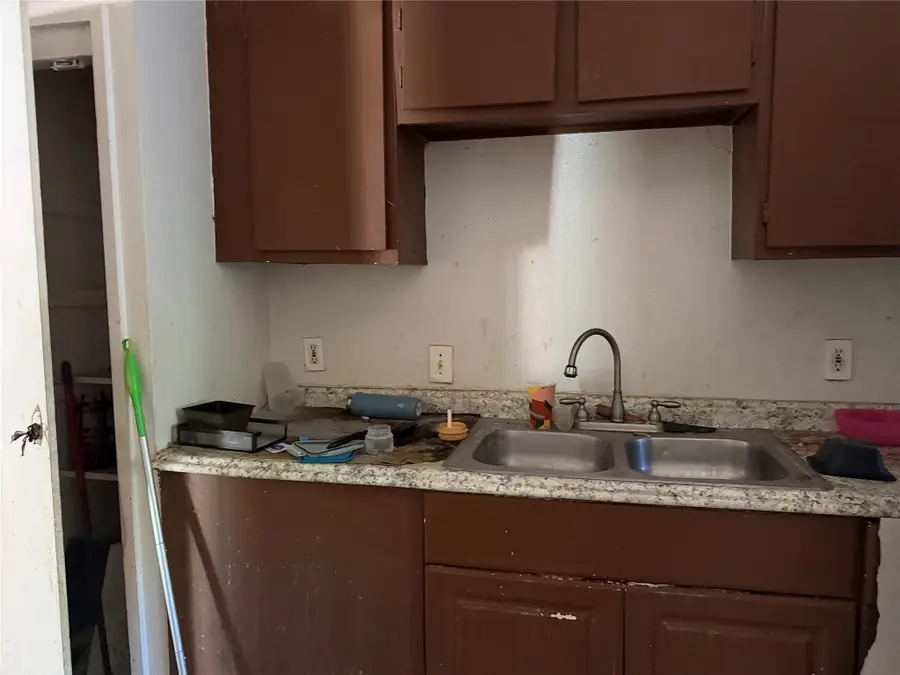 5226 Pensdale Street, Houston, TX 77033 - #3