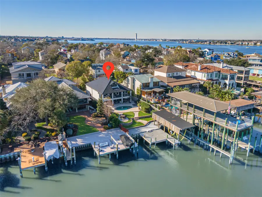 221 Blue Point Road, Clear Lake Shores, TX 77565 - #2