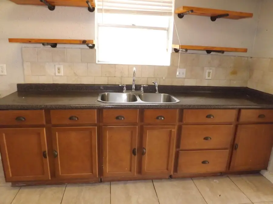 11810 Grapewood Drive, Houston, TX 77089 - Image #3