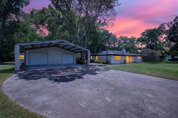 12803 Fairlane Drive, Pearland, TX 77581