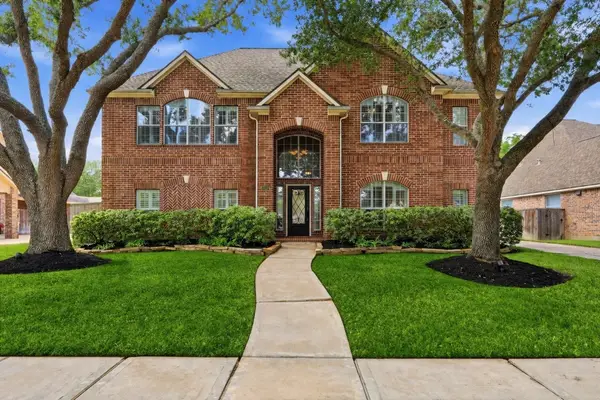 2107 Starlite Field Drive, Sugar Land, TX 77479