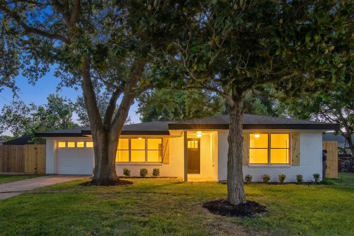 316 S Noble Road, Texas City, TX 77591 - #1