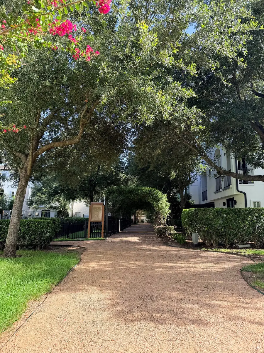 2713 Arabelle Grove, Houston, TX 77007 - #2