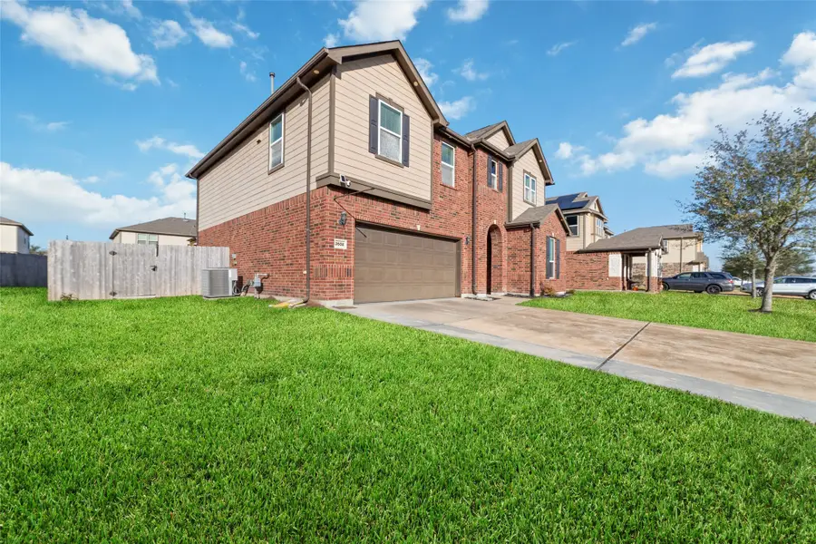 3508 Saxton Green Road, Pearland, TX 77584 - Image #2