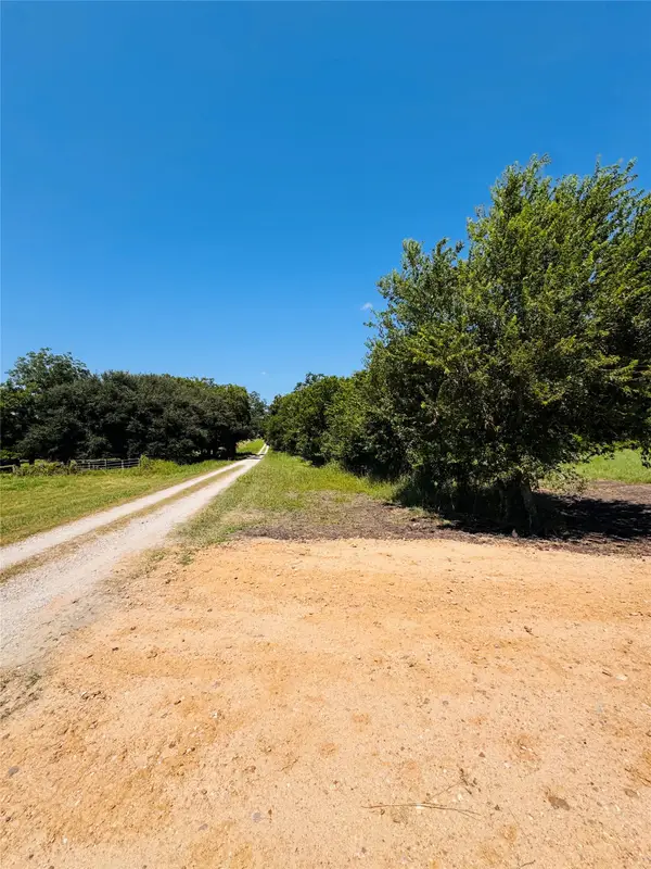 4597 Kubenka, Schulenburg, TX 78956