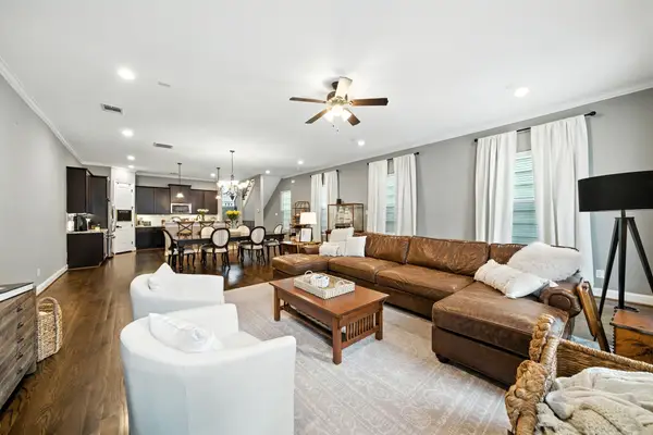 920 W 20th Street #B, Houston, TX 77008