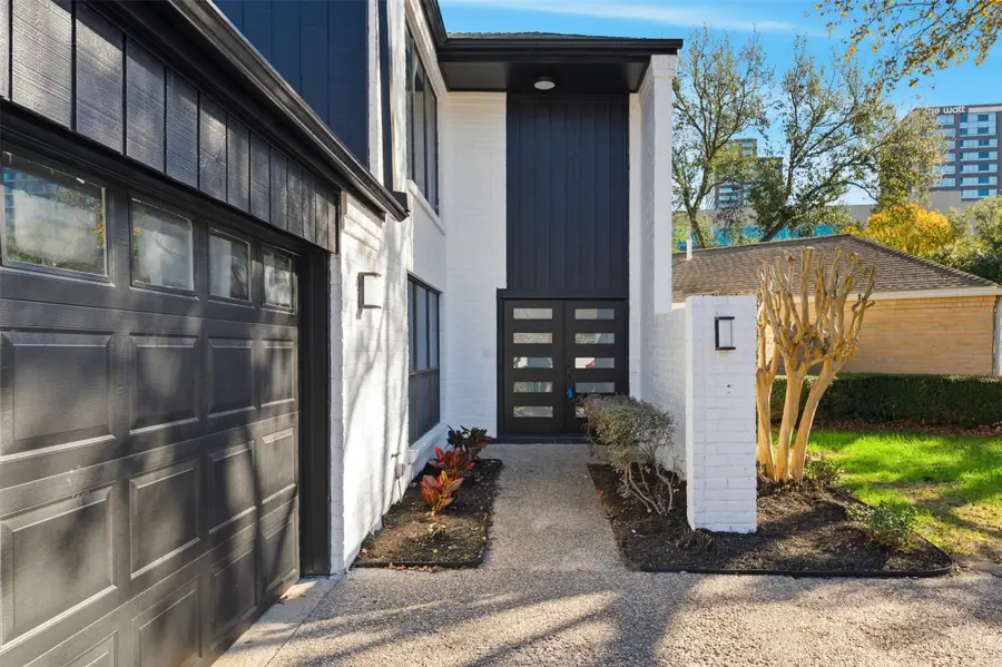 303 E Fair Harbor Lane, Houston, TX 77079 - Image #2