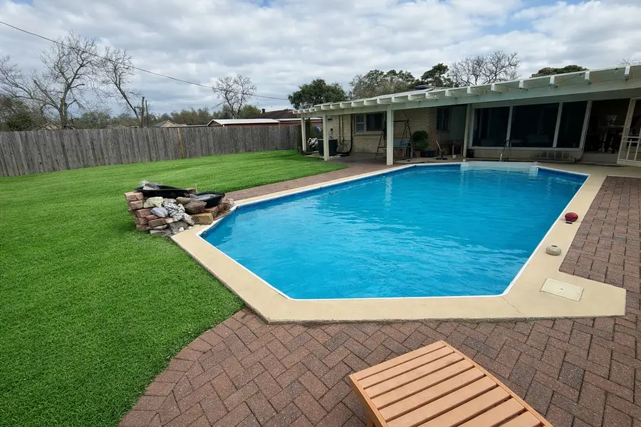 614 Sunset Lane, La Marque, TX 77568 - #2